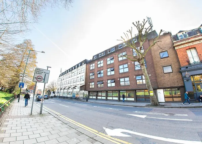 Kensal Green Backpackers 2 London